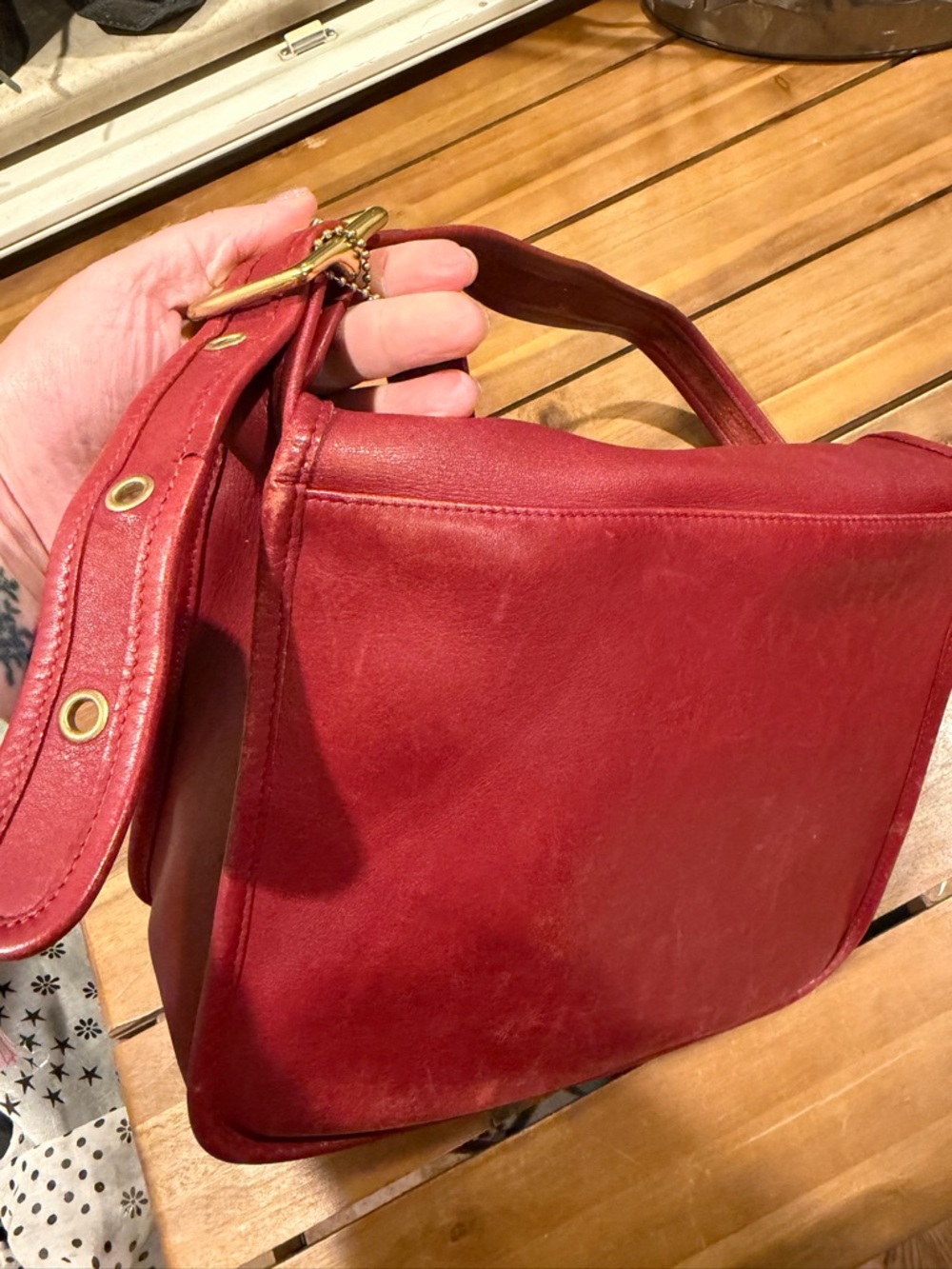 Vintage Coach Red Leather Stewardess 9525 Bag with Gold-Tone Hardware - Picture 6 of 15